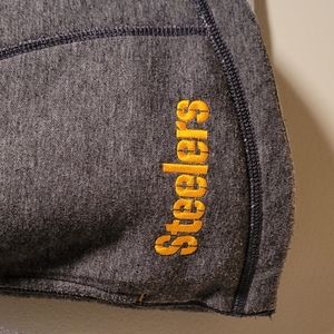 Tommy Bahama reversible pull. NFL Pittsburg Steelers Embroidery.